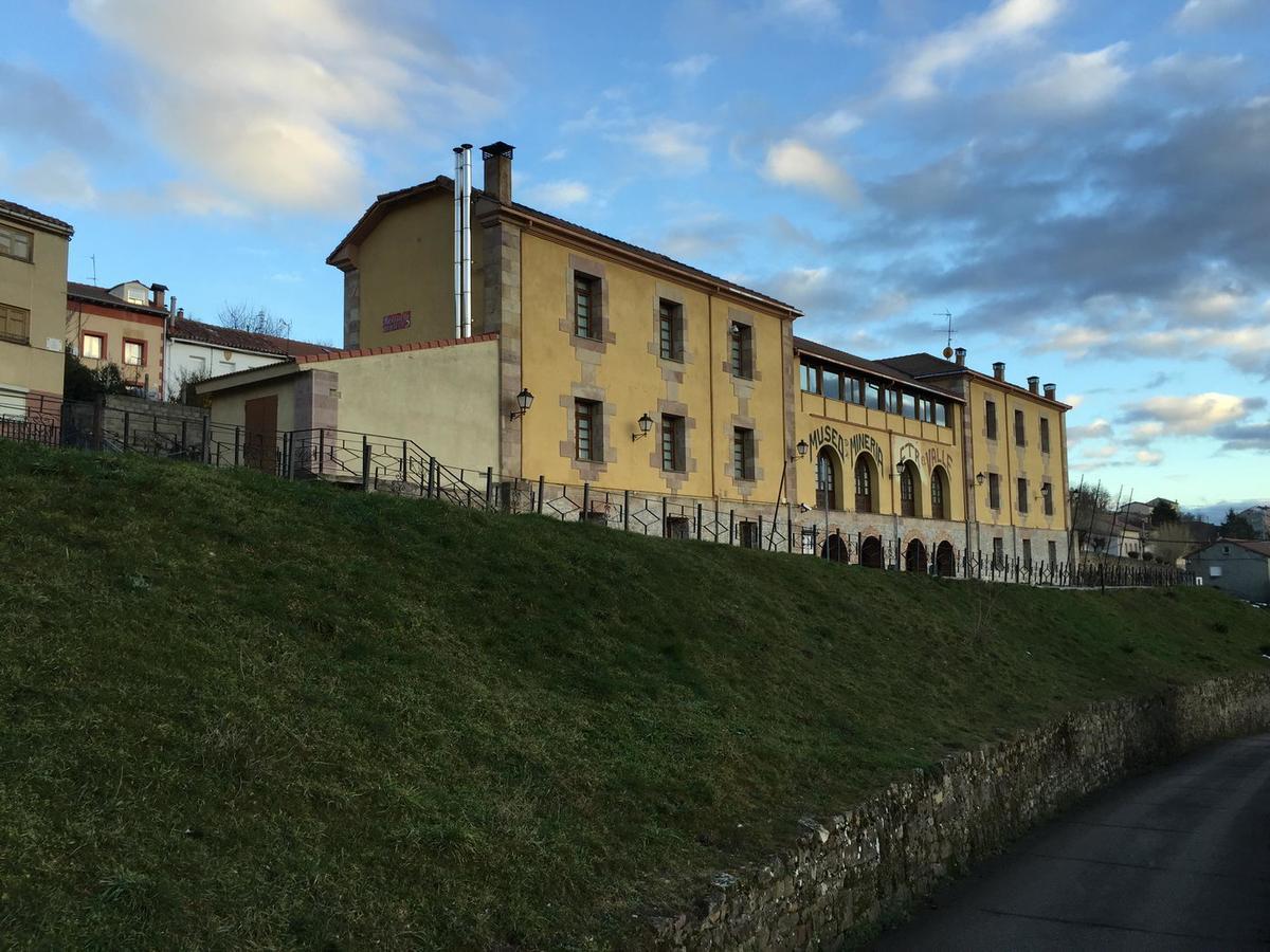 Hotel Rural El Valle Барруэло-де-Сантульян Экстерьер фото